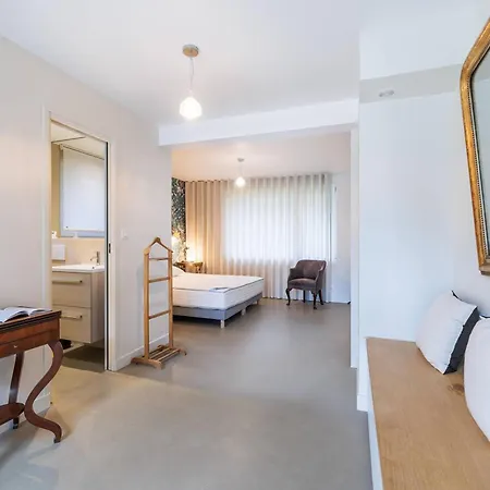 Villa Spacieuse Avec Piscine Privée, Wi-fi, Animaux Admis - Fr-1-821-20 *