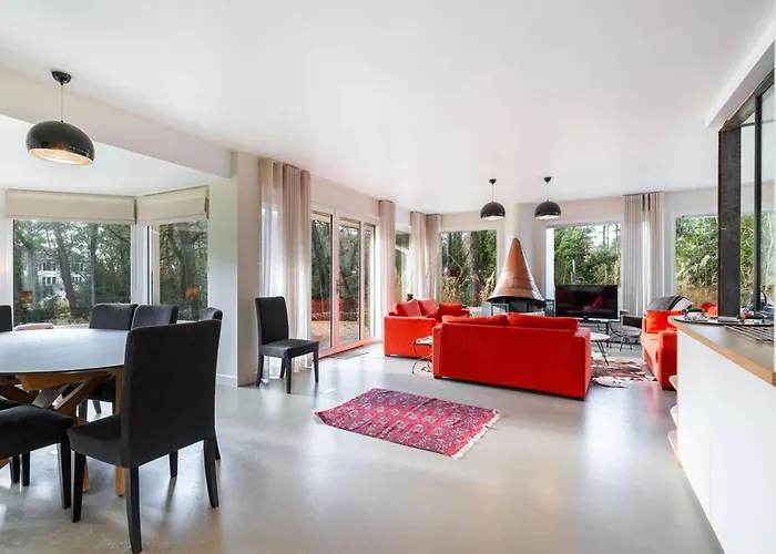 Villa Spacieuse Avec Piscine Privee, Wi-fi, Animaux Admis - Fr-1-821-20 *