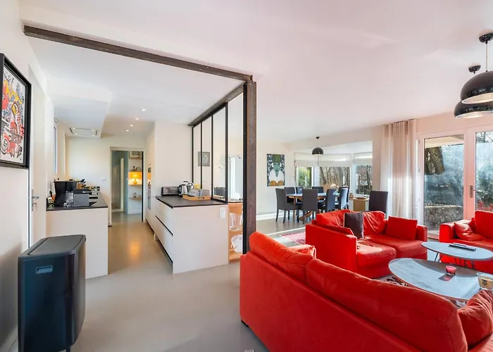 Villa Spacieuse Avec Piscine Privee, Wi-fi, Animaux Admis - Fr-1-821-20 *